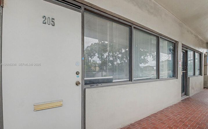 Pictures of Office, Retail property located at 3735 SW 8th St, Coral Gables, FL 33134 for lease - image #1