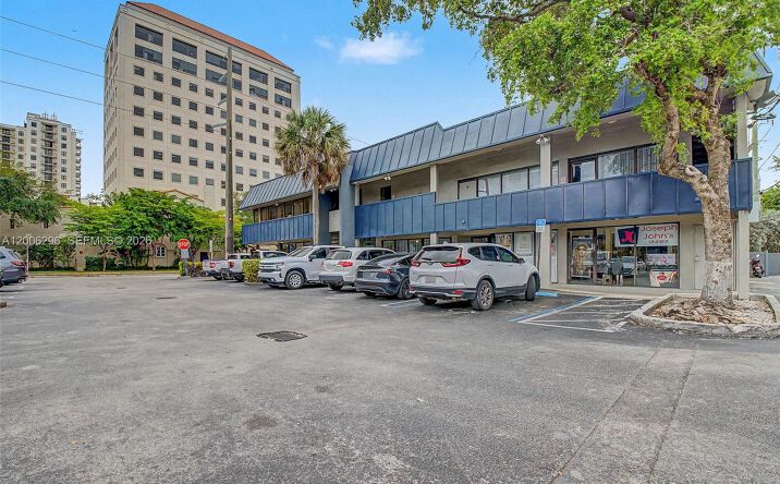 Pictures of Office, Retail property located at 3735 SW 8th St, Coral Gables, FL 33134 for lease - image #1