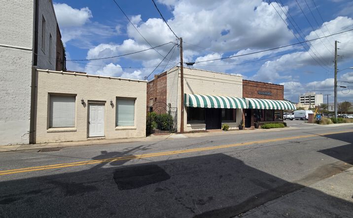 Pictures of Retail, Office property located at 7 E HAMPTON AVE, SUMTER, SC 29150-4927 for lease - image #1