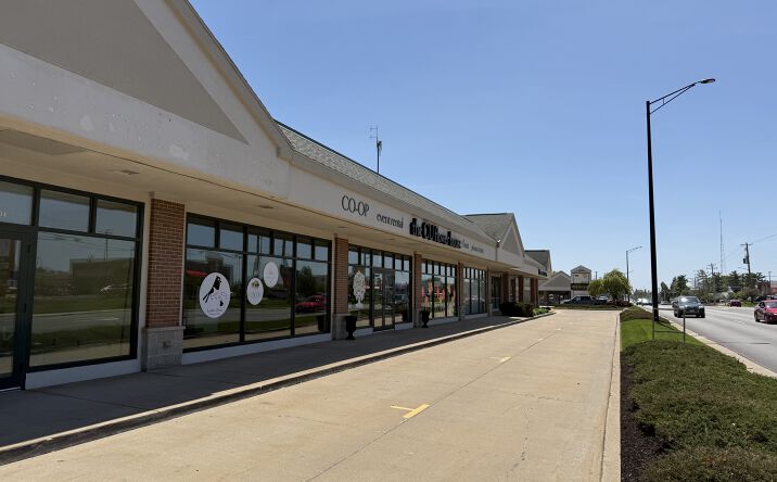 Pictures of Retail, Restaurant property located at 2006 South Neil Street, Champaign, IL 61820 for lease - image #1