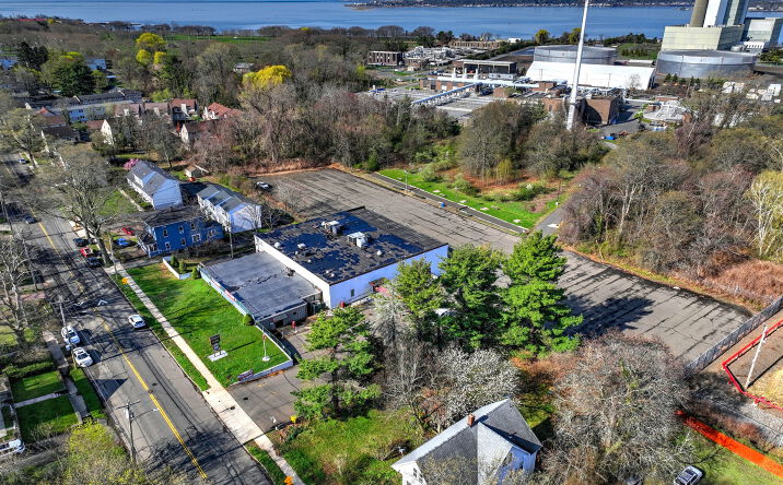 Pictures of Retail, Office, Restaurant property located at 560 WOODWARD AVE, NEW HAVEN, CT 06512 for lease - image #1