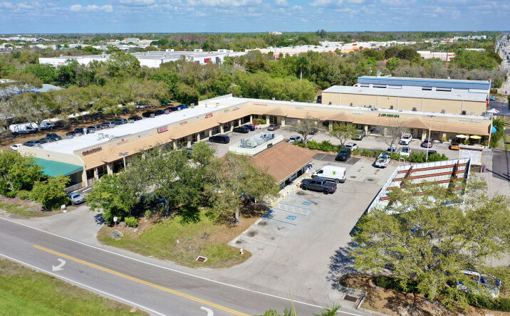 Pictures of Retail property located at 2099 Pine Ridge Rd, Naples, FL 34109 for lease - image #1