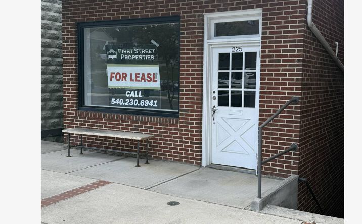 Pictures of Retail, Office property located at 225 W MAIN ST, RADFORD, VA 24141-1584 for lease - image #1