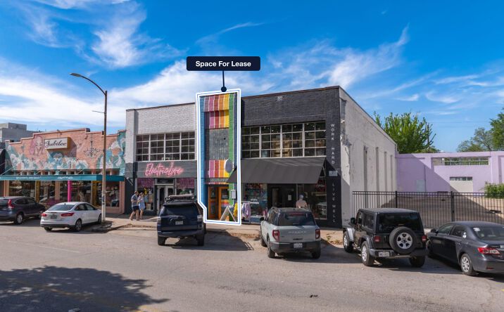 Pictures of Retail property located at 321 W 19th Street, Houston, TX 77008 for lease - image #1