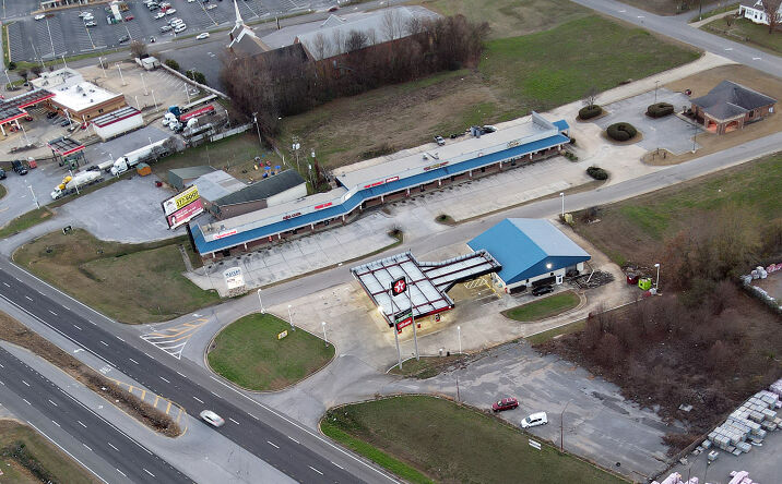 Pictures of Retail property located at 6550 HWY 69 S, TUSCALOOSA, AL 35405 for lease - image #1