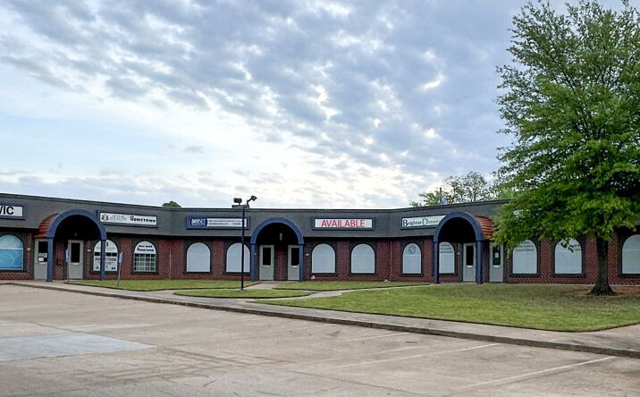 Pictures of Office, Retail property located at 500-514 W. Atlanta Street, Broken Arrow, OK 74012 for lease - image #1