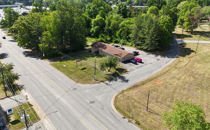 Pictures of Retail, Office property located at 3862 Reynolda Road, Winston-Salem, NC 27106 for lease - image #1