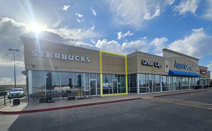 Pictures of Retail property located at 206 Wilmar Avenue Suite 2, Grand Island, NE 68803 for lease - image #1