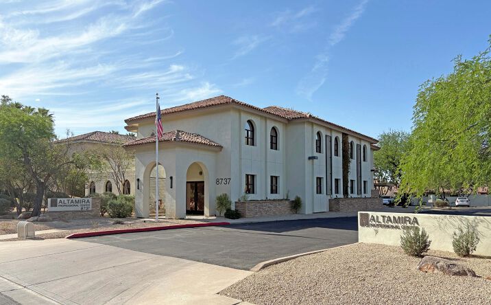 Pictures of Office property located at 8737 E Vía De Commercio, Scottsdale, AZ 85258 for lease - image #1