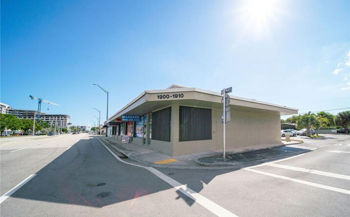 Pictures of Land property located at 1900 E Oakland Park Boulevard, Fort Lauderdale, FL 33306 for lease - image #1