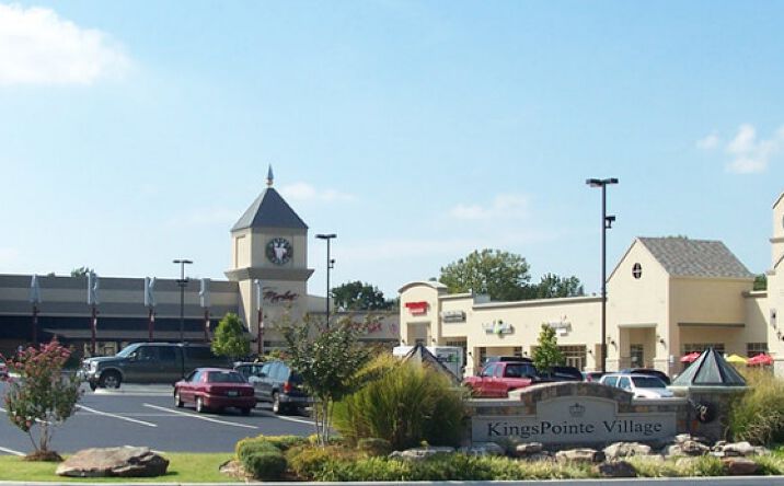 Pictures of Retail property located at 5962 S Yale Ave, Tulsa, OK 74135 for lease - image #1