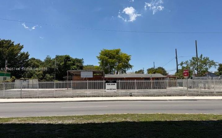 Pictures of Retail property located at 5960 NW 27th Ave, Miami, FL 33142 for lease - image #1