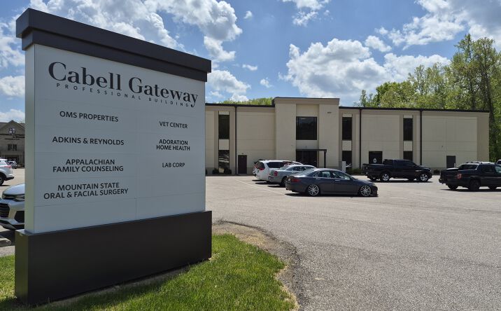 Pictures of Office property located at 3135 16th St, Huntington, WV 25701 for lease - image #1