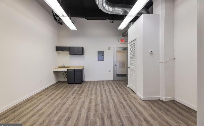 Pictures of Retail, Office property located at 444 N FOURTH ST, PHILADELPHIA, PA 19123-4127 for lease - image #1