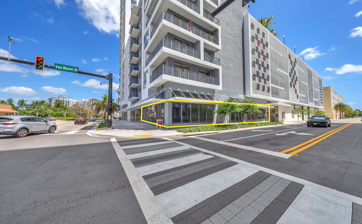 Pictures of Retail property located at 1770 South Young Circle, Hollywood, FL 33020 for lease - image #1