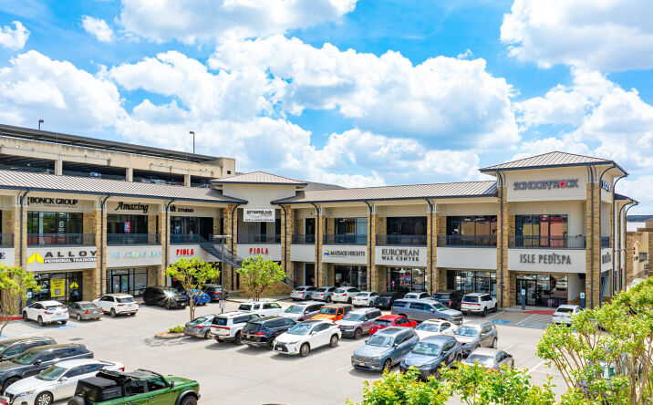 Pictures of Retail, Restaurant property located at 1415 S. Voss Road, #135, Houston, TX 77057 for lease - image #1
