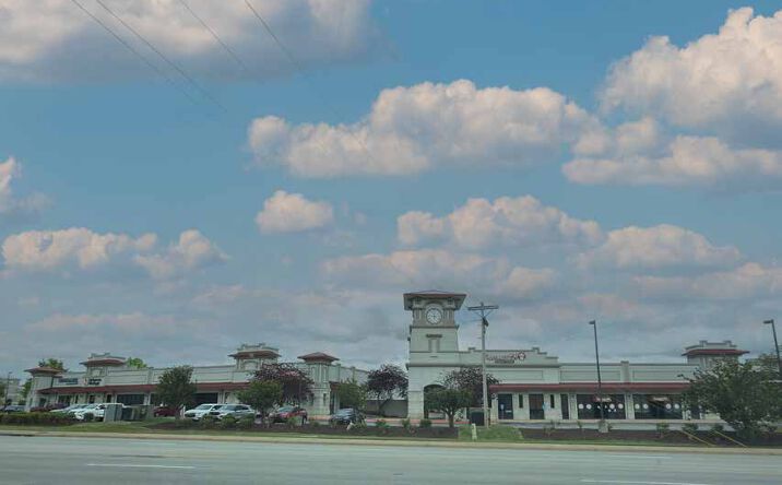 Pictures of Retail property located at 3400-3404 SE Macy Rd, Bentonville, AR 72712 for lease - image #1