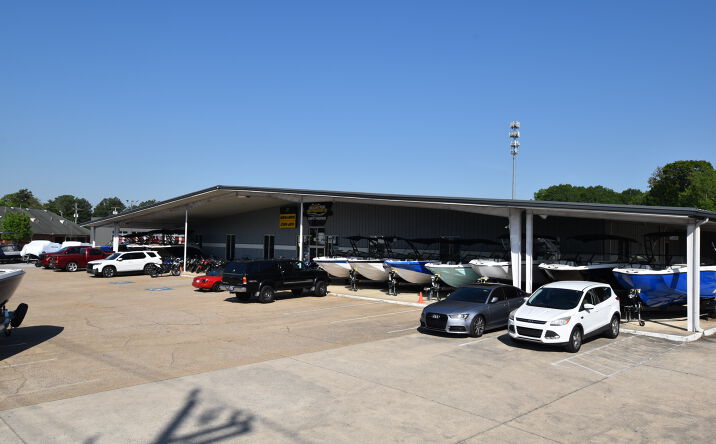 Pictures of Retail, Industrial, Special Purpose property located at 4917 Tennessee 58, Chattanooga, TN 37416 for lease - image #1