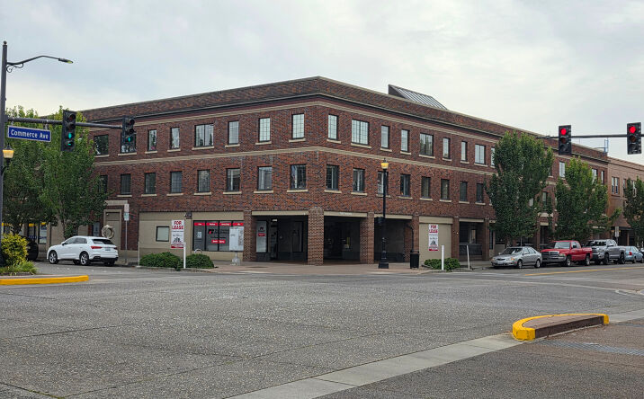 Pictures of Office, Restaurant property located at 1338 Commerce Ave, Longview, WA 98632 for lease - image #1