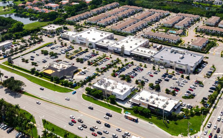 Pictures of Retail property located at 16000 Pines Blvd, Pembroke Pines, FL 33082 for lease - image #1
