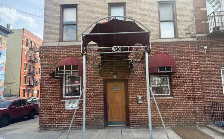 Pictures of Retail property located at 2476 Arthur Avenue, New York, NY 10458 for lease - image #1