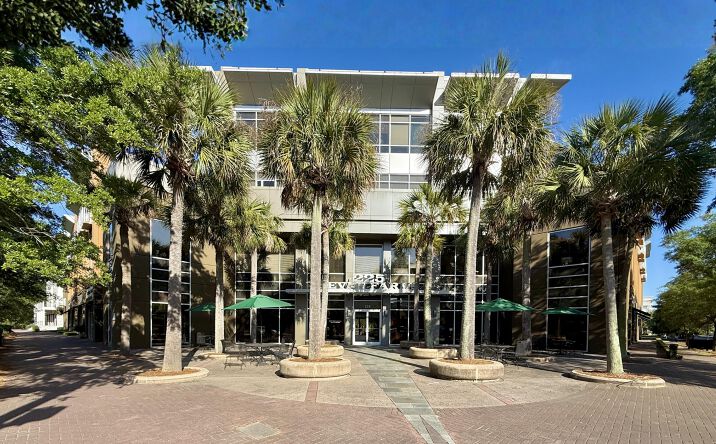 Pictures of Office property located at 225 Seven Farms Drive Ste 105, Charleston, SC 29492 for lease - image #1