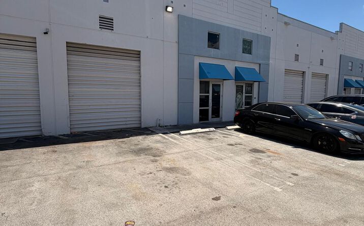 Pictures of Industrial property located at 2355 NW 70th Ave, Unit D-5, Miami, FL 33122 for lease - image #1