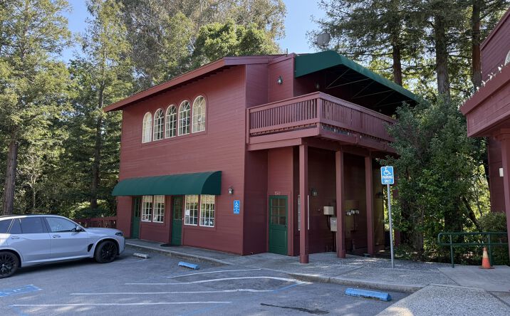 Pictures of Retail, Office, Restaurant property located at 2995 Woodside Road, Woodside, CA 94062 for lease - image #1