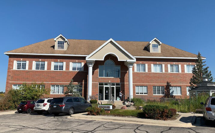 Pictures of Office property located at 912 Northwest Highway Suite 202, Fox River Grove, IL 60021 for lease - image #1
