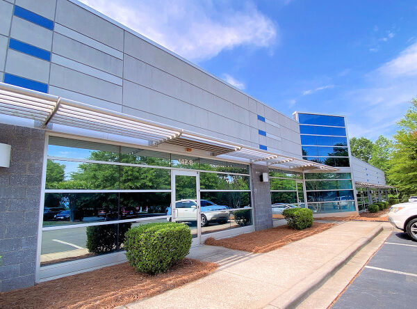 Pictures of Retail, Office, Industrial property located at 142 South Cardigan Way, Mooresville, NC 28117 for lease - image #1