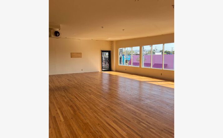Pictures of Retail, Office property located at 7600 MELROSE AVE, LOS ANGELES, CA 90046 for lease - image #1