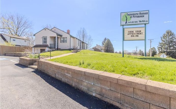 Pictures of Office property located at 990 Greensburg Pike, East Pittsburgh, PA 15112 for lease - image #1