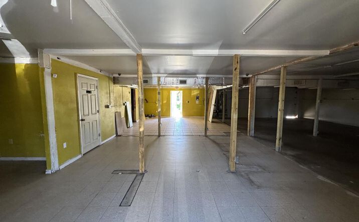 Pictures of Retail, Office, Special Purpose property located at 2730 HWY 12, Vidor, TX 77662 for lease - image #1