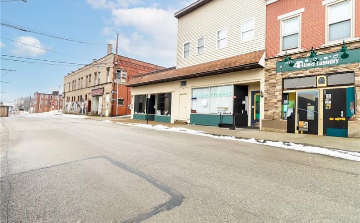 Pictures of Retail, Office property located at 212 S 4th St, Jeannette, PA 15644 for lease - image #1