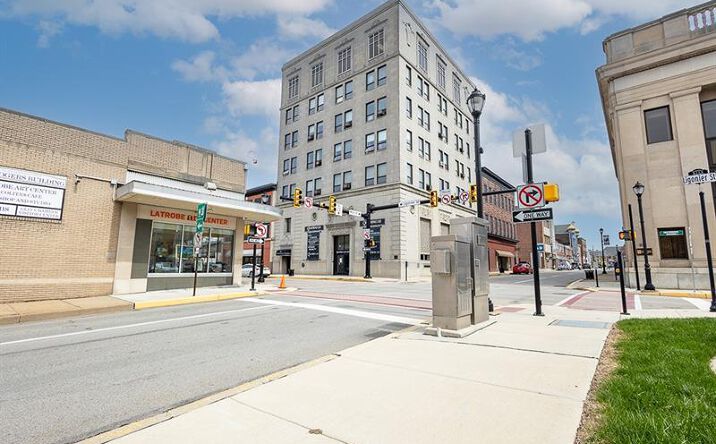 Pictures of Office property located at 816 Ligonier St, Latrobe, PA 15650 for lease - image #1
