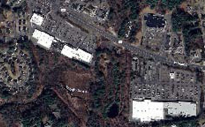 Pictures of Retail property located at 75 W Main St, Avon, CT 06001 for lease - image #1