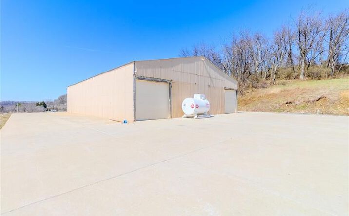 Pictures of Retail, Industrial property located at 651 E Pittsburgh St, Greensburg, PA 15601 for lease - image #1