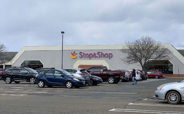 Pictures of Retail property located at 665 Boston Post Rd, Old Saybrook, CT 06475 for lease - image #1