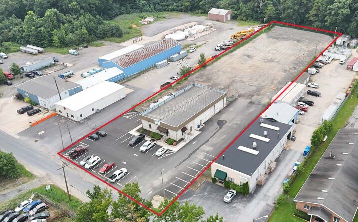 Pictures of Industrial property located at 32 Brookhill Drive, Newark, DE 19702 for lease - image #1