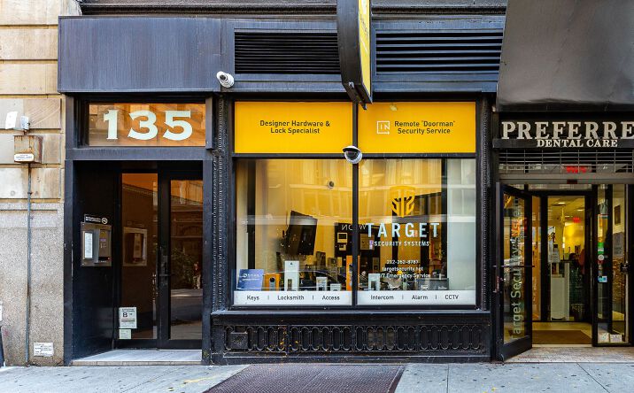 Pictures of Retail property located at 135 West 27th Street, New York City, NY 10001 for lease - image #1