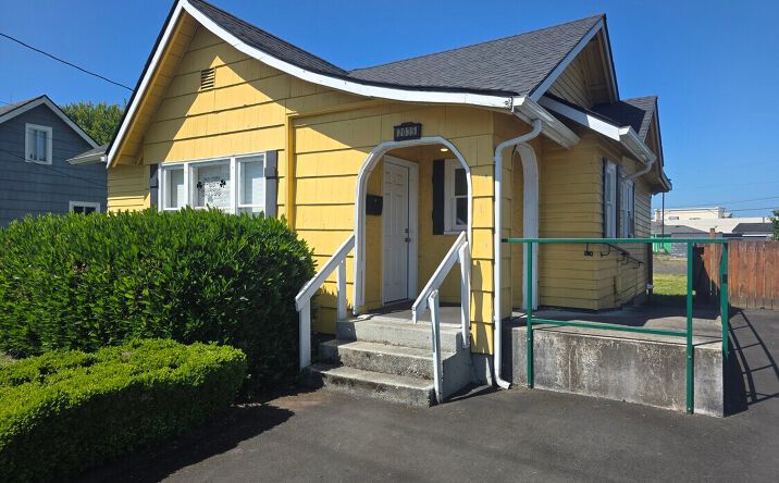 Pictures of Office, Special Purpose property located at 2035 9th Avenue, Longview, WA 98632 for lease - image #1