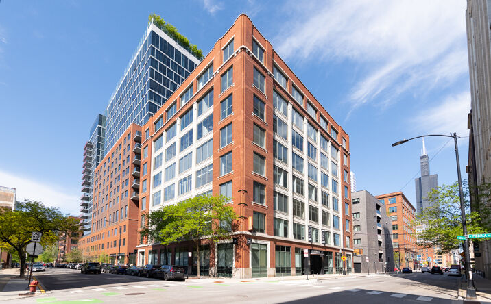 Pictures of Retail, Office property located at 850 West Jackson Boulevard, Chicago, IL 60607 for lease - image #1