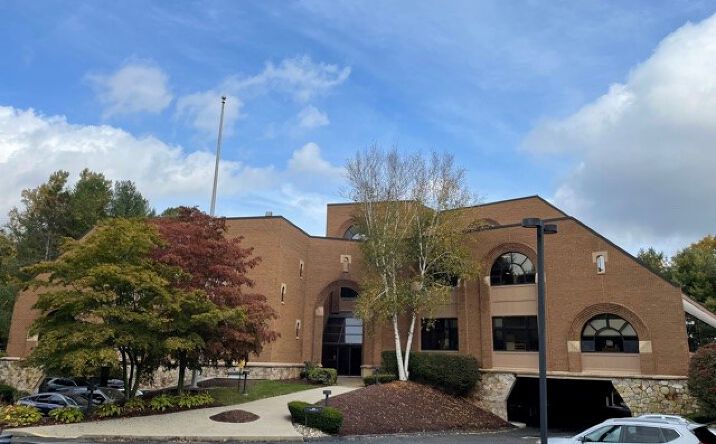 Pictures of Office property located at 1077 BRIDGEPORT AVE, SHELTON, CT 06484 for lease - image #1