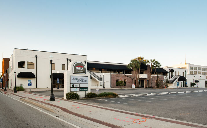 Pictures of Office property located at 101 W MAIN ST, LAKELAND, FL 33815-1536 for lease - image #1