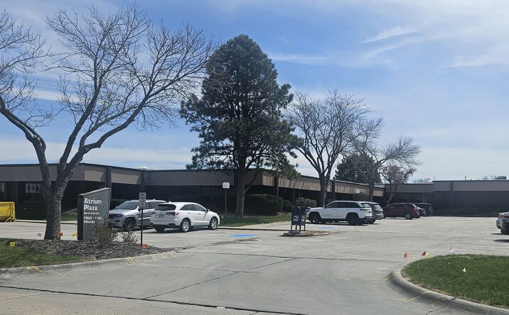 Pictures of Office property located at 11314 DAVENPORT ST, OMAHA, NE 68154 for lease - image #1