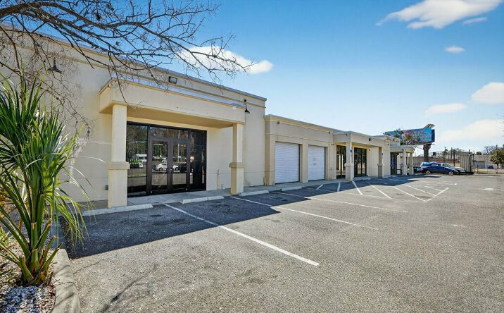 Pictures of Retail property located at 600 Mason Avenue, Daytona Beach, FL 32117 for lease - image #1