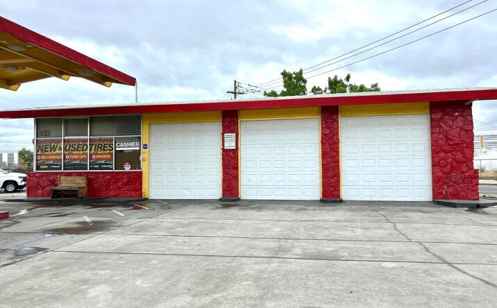 Pictures of Industrial property located at 2121 H ST, FRESNO, CA 93721 for lease - image #1