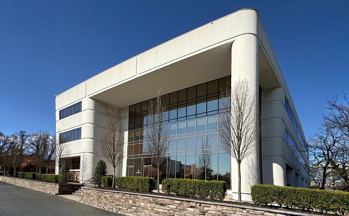 Pictures of Office property located at 4 Commerce Drive, Cranford, NJ 07016 for lease - image #1