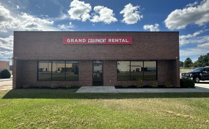 Pictures of Retail, Office, Industrial property located at 306 S Powell Avenue, Dunn, NC 28334 for lease - image #1