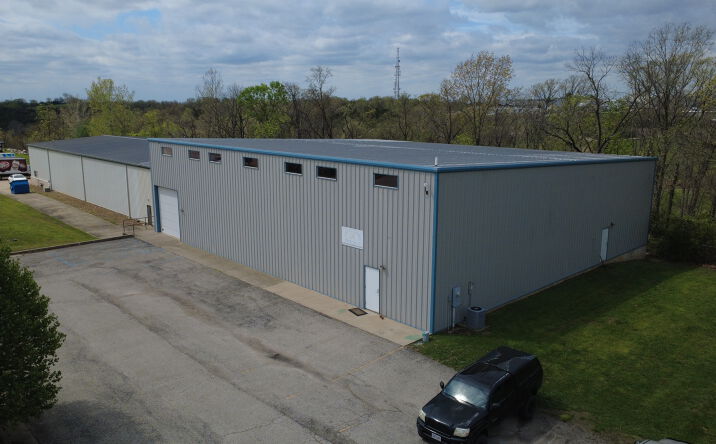 Pictures of Retail, Industrial property located at 2004 Midland Court, Jefferson City, MO 65101 for lease - image #1